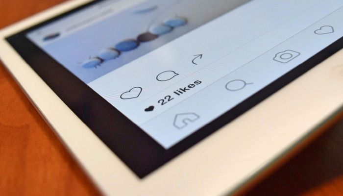 Gastles social media